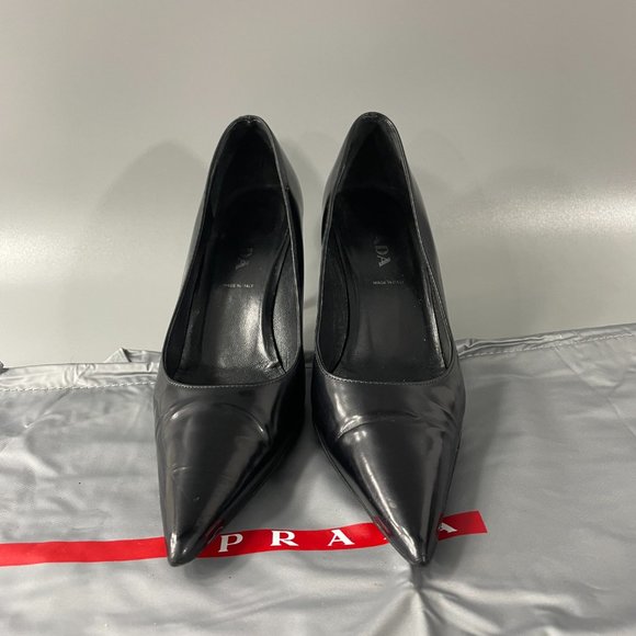 Authentic PRADA Black Patent Leather Pointed Pumps, Size 35.5 - Picture 3 of 16